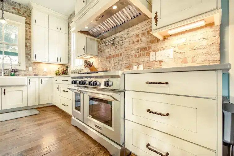 Maximize Your Home’s Potential: Kitchen Cabinet Remodeling Services