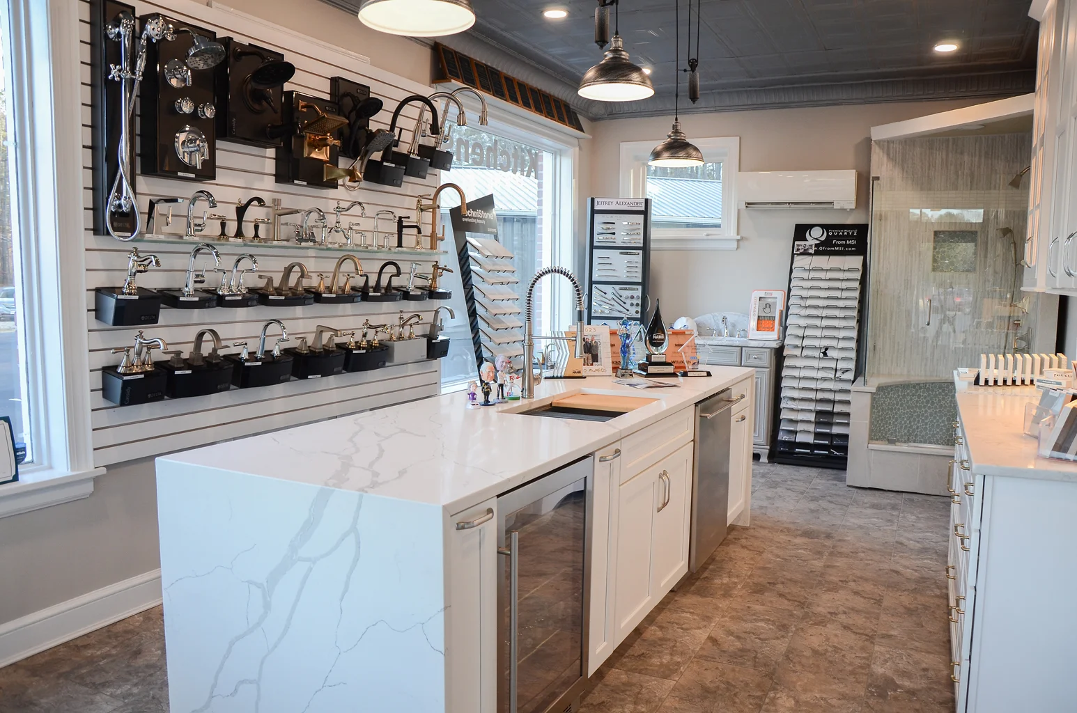 Leo Lantz Construction Inc Showroom-interior