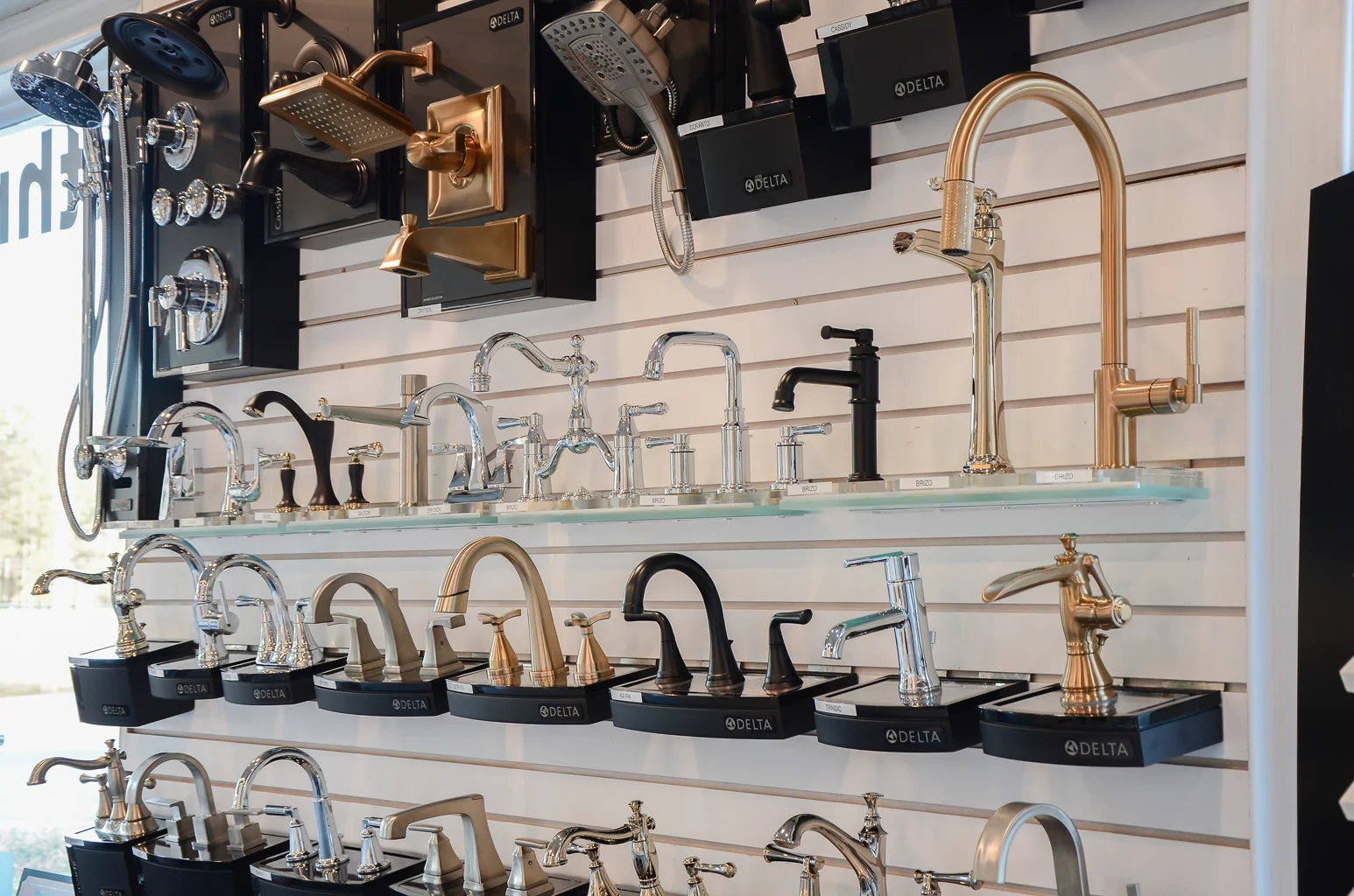 Leo Lantz Construction Inc Showroom-interior